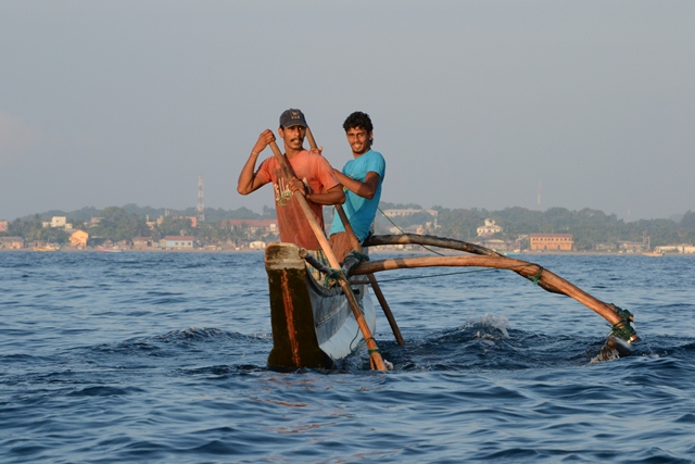 Pescatori a Trincomalee in Sri Lanka